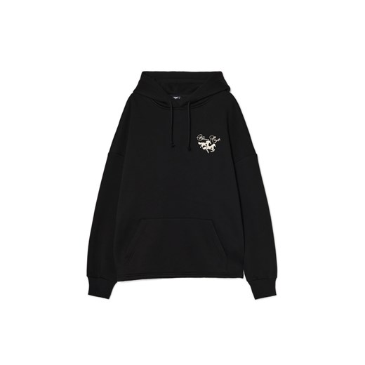 Cropp - Czarna bluza hoodie ze sportowym motywem - czarny ze sklepu Cropp w kategorii Bluzy męskie - zdjęcie 178143841