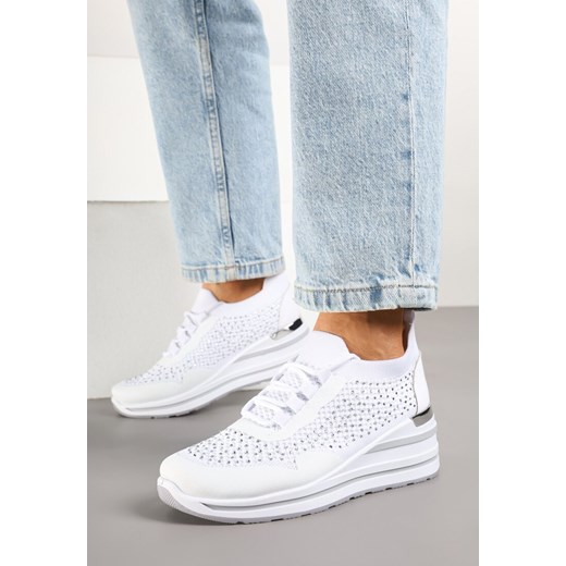 Białe Sneakersy na Koturnie z Cyrkoniami z Metalicznym Zdobieniem Bariena ze sklepu born2be.pl w kategorii Buty sportowe damskie - zdjęcie 178150382