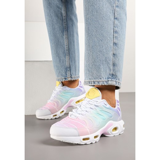 Biało-Różowe Buty Sportowe Sneakersy Ozdobione Tłoczeniem Zolzivia ze sklepu born2be.pl w kategorii Buty sportowe damskie - zdjęcie 178150502