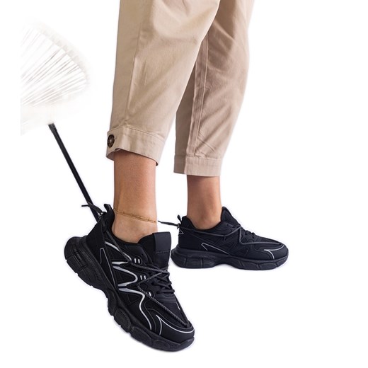 Czarne damskie sneakersy na masywnej podeszwie ze sklepu ButyModne.pl w kategorii Buty sportowe damskie - zdjęcie 178178090