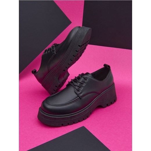 Sinsay - Buty na platformie - czarny Sinsay 38 Sinsay
