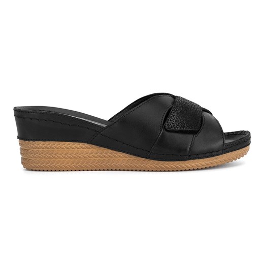 Klapki Go Soft ARC-2309-07 ze sklepu ccc.eu w kategorii Klapki damskie - zdjęcie 178184392
