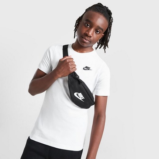 NIKE T-SHIRT K NSW TEE EMB FUTURA LBR BOY ze sklepu JD Sports  w kategorii T-shirty chłopięce - zdjęcie 178188320