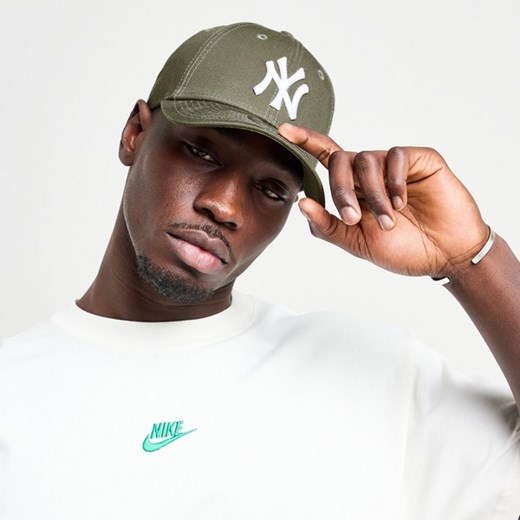 NEW ERA CZAPKA LEAGUE ESSENTIAL 9FORTY NYY KHAKI NEW YORK YA ze sklepu JD Sports  w kategorii Czapki z daszkiem męskie - zdjęcie 178188744