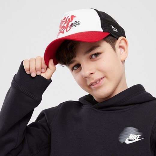 NEW ERA CZAPKA YOUTH GRAFFITI TRUCKER NE NONE ze sklepu JD Sports  w kategorii Czapki dziecięce - zdjęcie 178189262