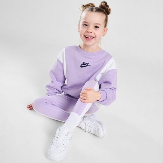 NIKE KOMPLET (G)CBLK SUIT LIL/WHT$ ze sklepu JD Sports  w kategorii Komplety dziewczęce - zdjęcie 178190003