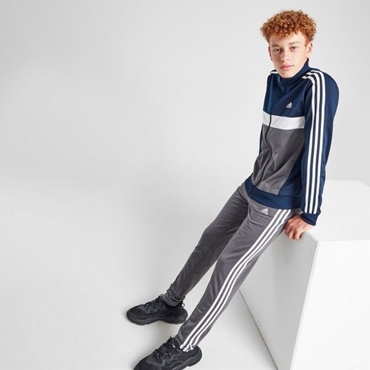 ADIDAS KOMPLET TIBERIO SUIT NVY/GRY/WHT B ze sklepu JD Sports  w kategorii Komplety chłopięce - zdjęcie 178191281