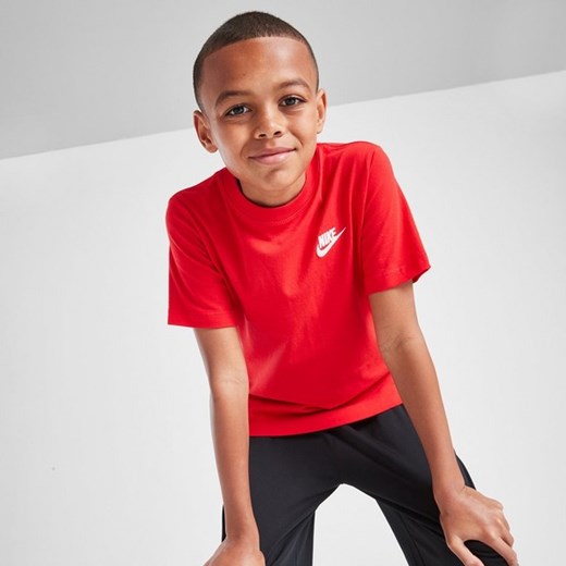 NIKE T-SHIRT K NSW TEE EMB FUTURA LBR B ze sklepu JD Sports  w kategorii T-shirty chłopięce - zdjęcie 178191693