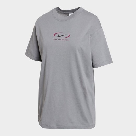NIKE T-SHIRT SS W NSW TEE BF PRNT SWSH ze sklepu JD Sports  w kategorii Bluzki damskie - zdjęcie 178192641