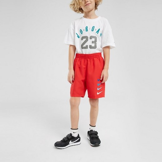 NIKE SWIM SZORTY STACKED SWOOSH SWIM RED ze sklepu JD Sports  w kategorii Spodenki chłopięce - zdjęcie 178193184