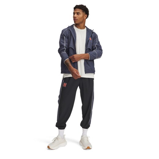 Męskie spodnie do biegania Under Armour UA Run 96 Pant - szare ze sklepu Sportstylestory.com w kategorii Spodnie męskie - zdjęcie 178209414