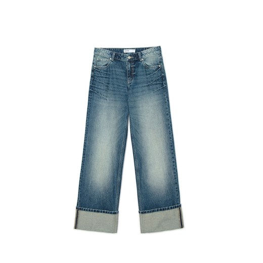 Cropp - Jeansy boyfriend z podwiniętymi nogawkami - niebieski ze sklepu Cropp w kategorii Jeansy damskie - zdjęcie 178217772