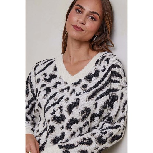Soft Cashmere Sweter w kolorze biało-czarnym Soft Cashmere 38/40 promocja Limango Polska