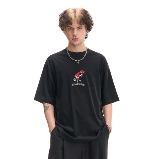 Cropp - Czarny T-shirt comfort z naszywką - czarny ze sklepu Cropp w kategorii T-shirty męskie - zdjęcie 178241483