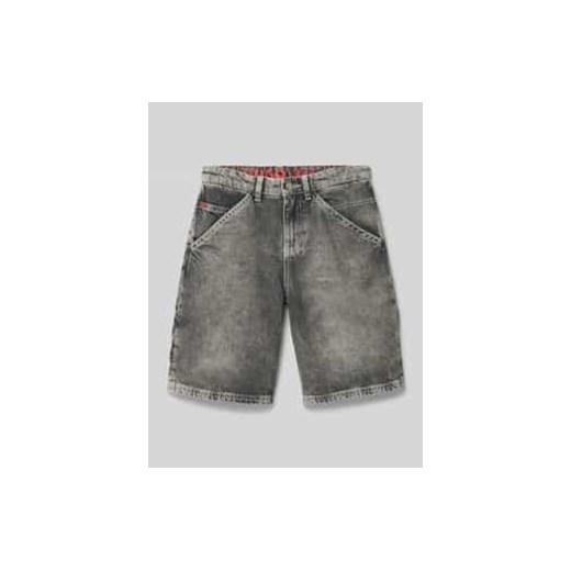 Szorty jeansowe z detalem z logo ze sklepu Peek&Cloppenburg  w kategorii Spodenki chłopięce - zdjęcie 178243852
