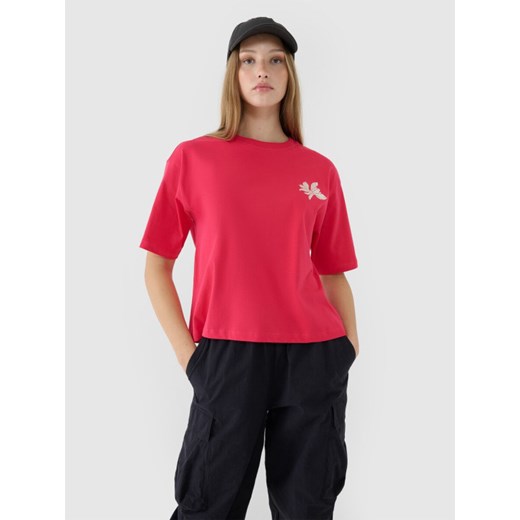 Damski t-shirt oversize z nadrukiem 4F 4FWSS25TTSHF1996 - różowy ze sklepu Sportstylestory.com w kategorii Bluzki damskie - zdjęcie 178253440