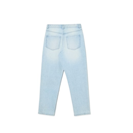 Cropp - Jasne jeansy mom z efektem sprania - niebieski Cropp 44 Cropp