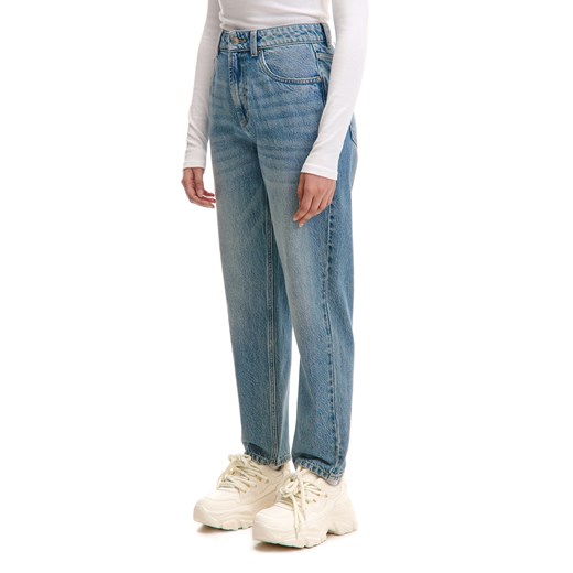 Cropp - Niebieskie jeansy mom z efektem sprania - niebieski ze sklepu Cropp w kategorii Jeansy damskie - zdjęcie 178268183