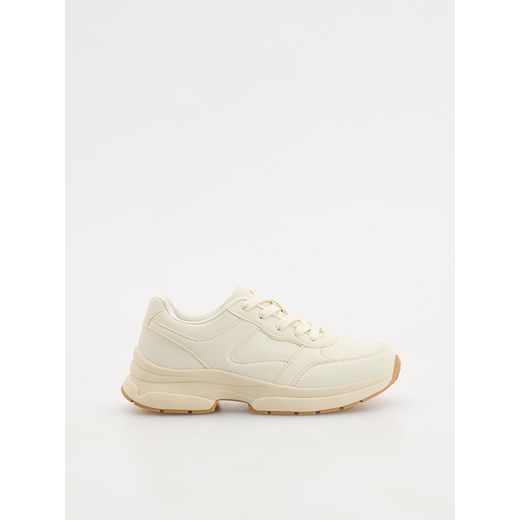 Reserved - Sneakersy na grubej podeszwie - biały ze sklepu Reserved w kategorii Buty sportowe damskie - zdjęcie 178277444