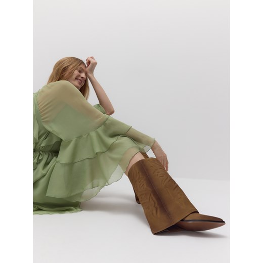 Reserved - Zamszowe kozaki ze zdobieniem - beżowy Reserved 36 Reserved