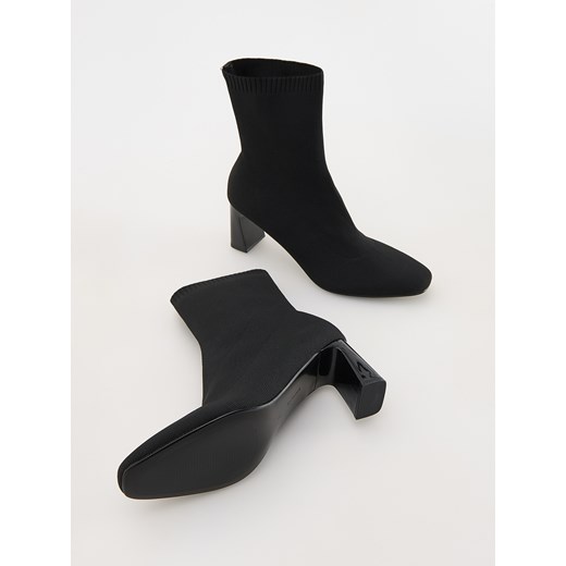 Botki Reserved na obcasie czarne z tkaniny eleganckie z zamkiem