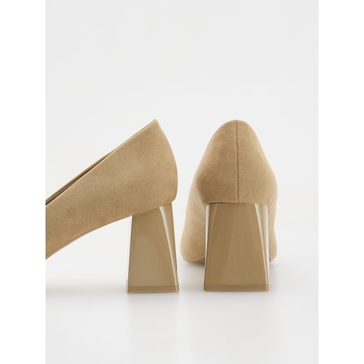 Czółenka Reserved na obcasie bez zapięcia 