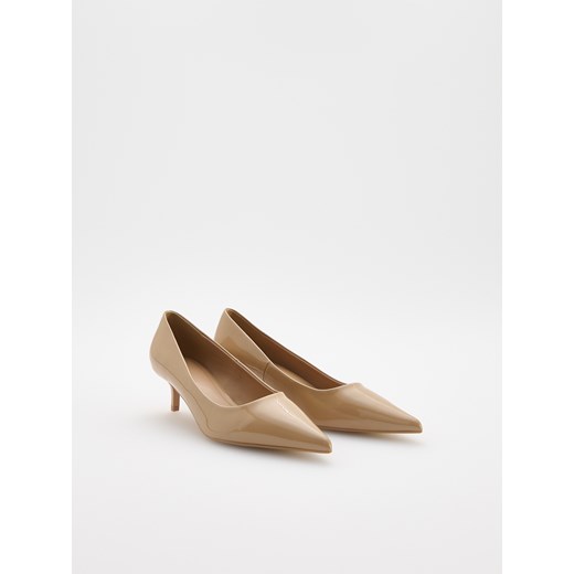 Reserved - Czółenka na obcasie kitten - kremowy Reserved 37 Reserved