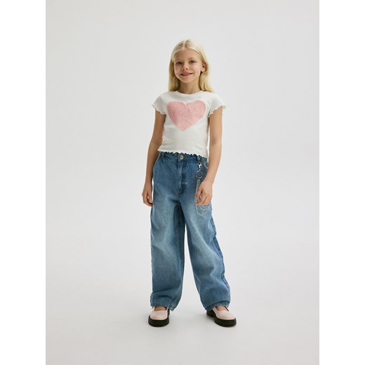 Reserved - T-shirt z sercem - złamana biel Reserved 140 (9 lat) Reserved