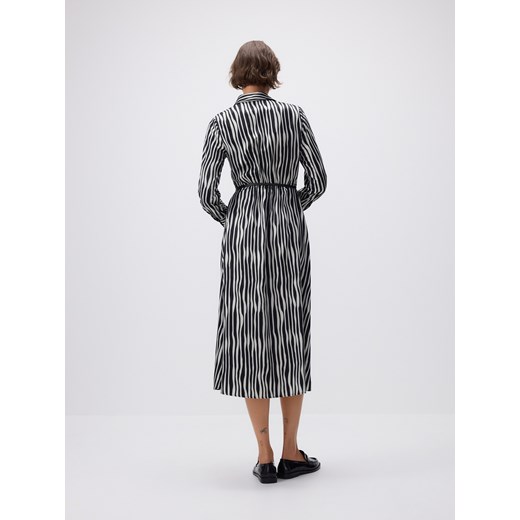 Reserved - Wzorzysta sukienka z paskiem - wielobarwny Reserved M Reserved