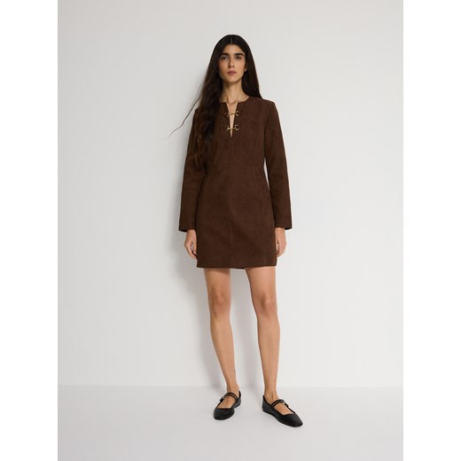 Reserved sukienka z długim rękawem prosta brązowa casual 