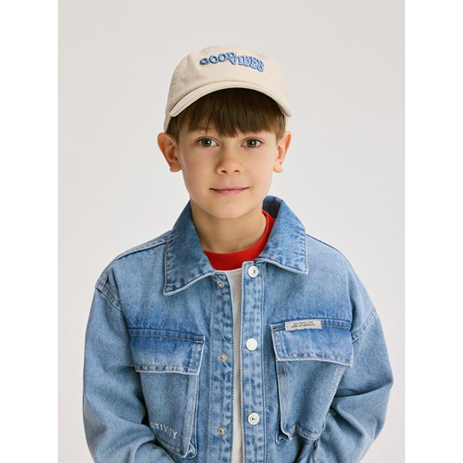 Reserved - Bawełniana czapka z daszkiem i haftem - złamana biel Reserved 5-9 lat Reserved