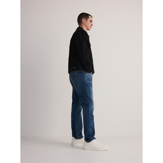 Reserved - Jeansy straight z efektem sprania - niebieski Reserved 31 Reserved