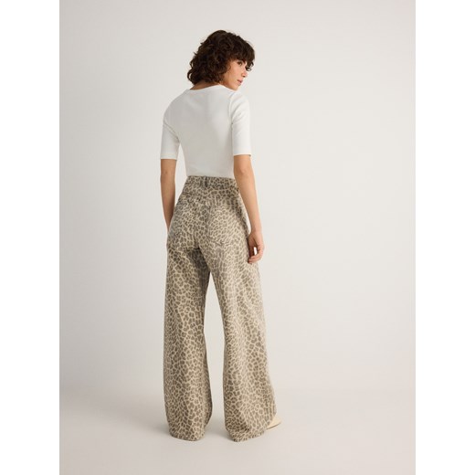 Reserved - Jeansy wide leg w zwierzęcy wzór - beżowy Reserved 40 Reserved
