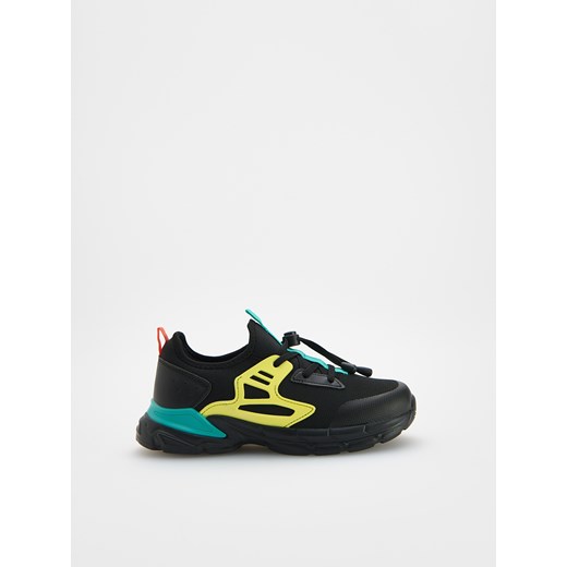 Reserved - Klasyczne sneakersy - czarny ze sklepu Reserved w kategorii Buty sportowe dziecięce - zdjęcie 178330844
