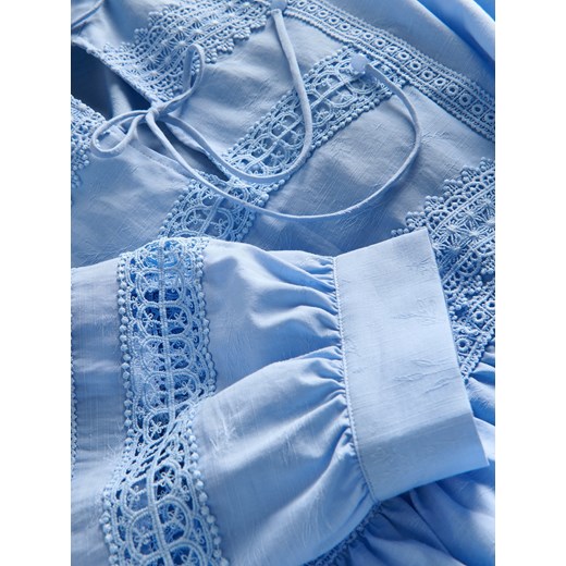 Reserved - Bawełniana bluzka z ozdobnym haftem - jasnoniebieski Reserved M Reserved