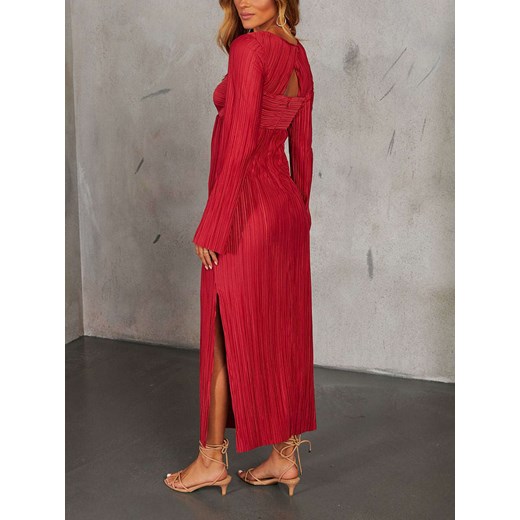 Czerwona sukienka La Angels z długim rękawem elegancka z dekoltem v 