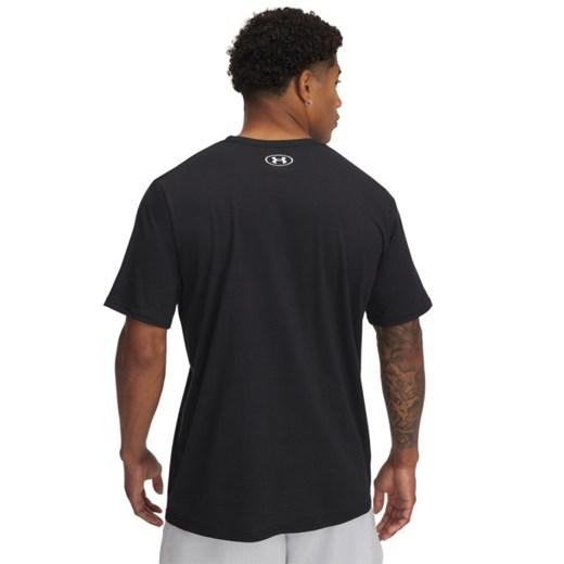 Męski t-shirt z nadrukiem Under Armour UA Camo Chest Stripe SS - czarny ze sklepu Sportstylestory.com w kategorii T-shirty męskie - zdjęcie 178345781