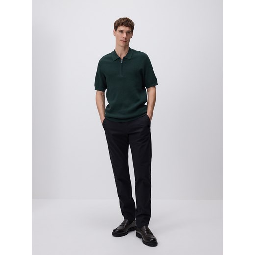 Reserved - Spodnie chino slim z paskiem - czarny Reserved 33 Reserved