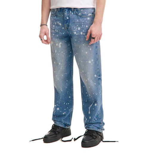 Cropp - Jeansy baggy z motywem rozprysku wybielacza - niebieski ze sklepu Cropp w kategorii Jeansy męskie - zdjęcie 178368370