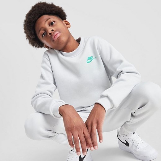 NIKE BLUZA K NSW CLUB FLC CREW LS LBR B ze sklepu JD Sports  w kategorii Bluzy chłopięce - zdjęcie 178389442