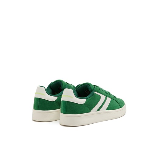 Cropp - Zielono-białe sneakersy - zielony Cropp 40 Cropp