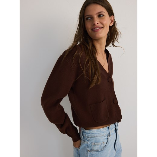 Reserved sweter damski z dekoltem w serek 