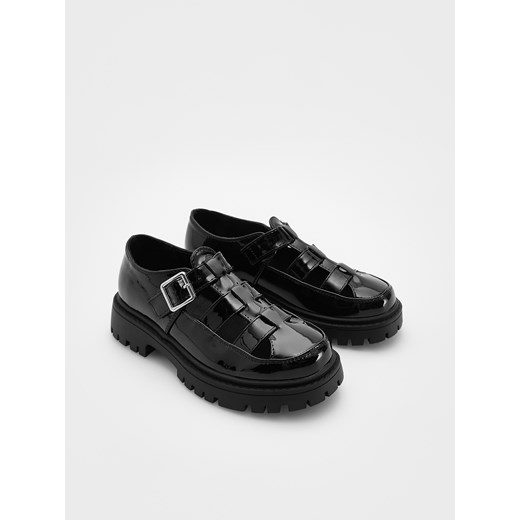 Reserved - Lakierowane loafersy - czarny ze sklepu Reserved w kategorii Półbuty dziecięce - zdjęcie 178390603