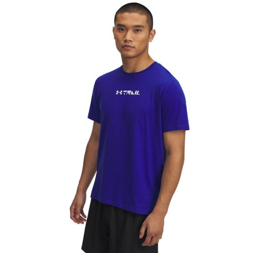 Męski t-shirt z nadrukiem Under Armour UA Trail Run Graphic T-Shirt - niebieski ze sklepu Sportstylestory.com w kategorii T-shirty męskie - zdjęcie 178399964