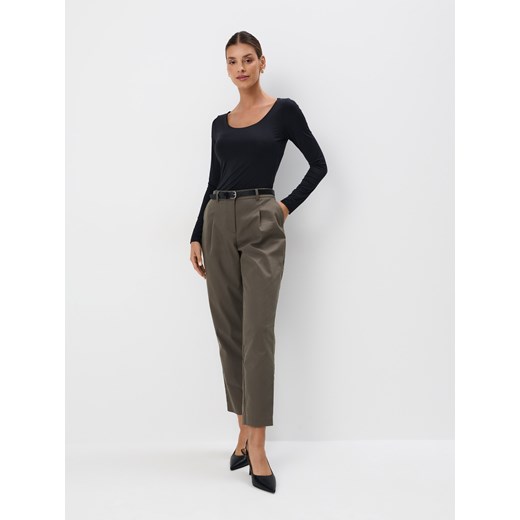 Mohito - Eleganckie spodnie z paskiem - zielony ze sklepu Mohito w kategorii Spodnie damskie - zdjęcie 178408643