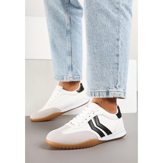 Białe Sneakersy w Typie Tenisówek z Ozdobnymi Paskami Zommea ze sklepu born2be.pl w kategorii Buty sportowe damskie - zdjęcie 178414320