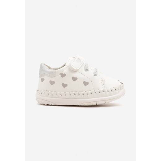 Białe Skórzane Półbuty Sneakersy w Serduszka Zapinane na Rzep Caterta ze sklepu born2be.pl w kategorii Półbuty dziecięce - zdjęcie 178414484