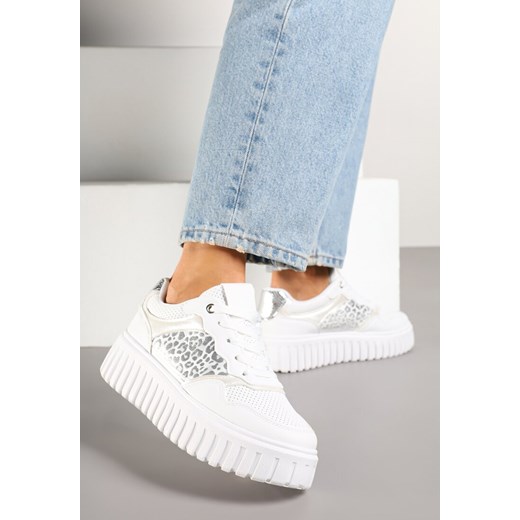 Białe Sneakersy na Tłoczonej Podeszwie ze Zdobieniami w Panterkę Gerraza ze sklepu born2be.pl w kategorii Buty sportowe damskie - zdjęcie 178415163