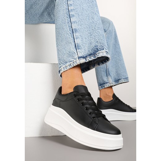 Czarne Gładkie Sneakersy z Ekoskóry na Grubej Podeszwie ze Sznurowaniem Avara ze sklepu born2be.pl w kategorii Buty sportowe damskie - zdjęcie 178415643