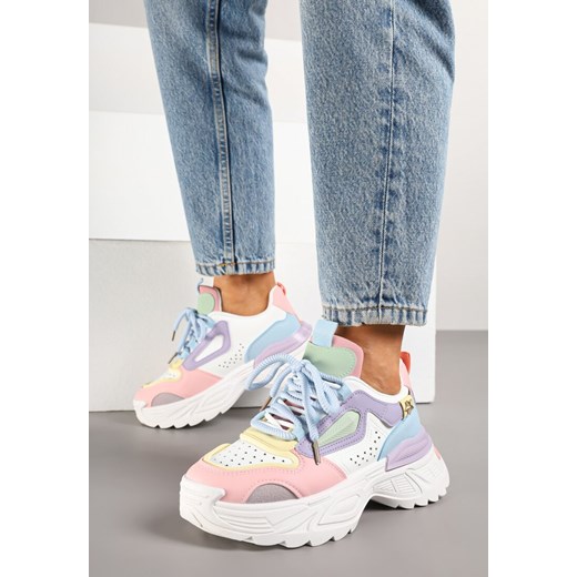 Biało-Niebieskie Sneakersy na Podeszwie z Tłoczeniami w Streetwearowym Stylu Vaniffia ze sklepu born2be.pl w kategorii Buty sportowe damskie - zdjęcie 178416204